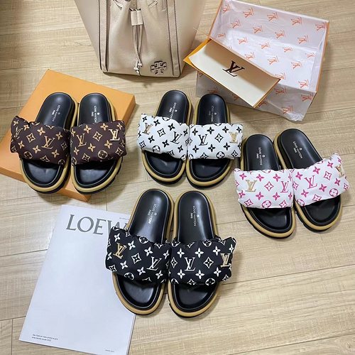 Louis vuitton best sale style slippers