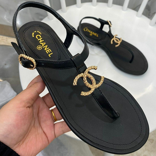 Chanel on sale pearl slippers