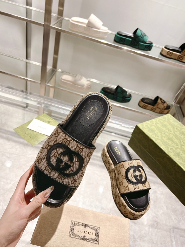 Latest gucci palm discount slippers